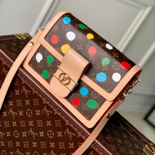 Fashionable leather bag for women