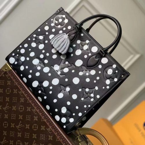 Fashionable leather bag for women