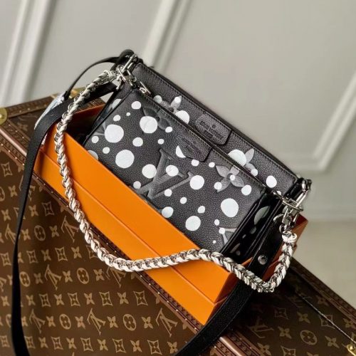 Fashionable leather bag for women
