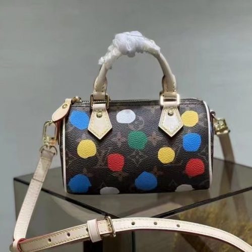 Fashionable leather bag for women