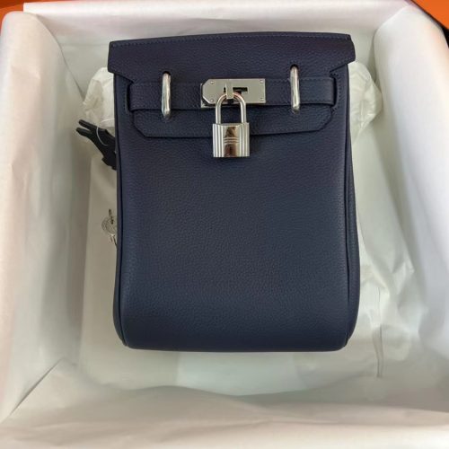 Fashionable leather bag for women