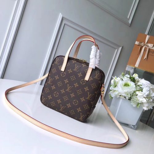 Fashionable leather bag for women