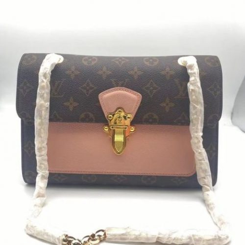 Fashionable leather bag for women