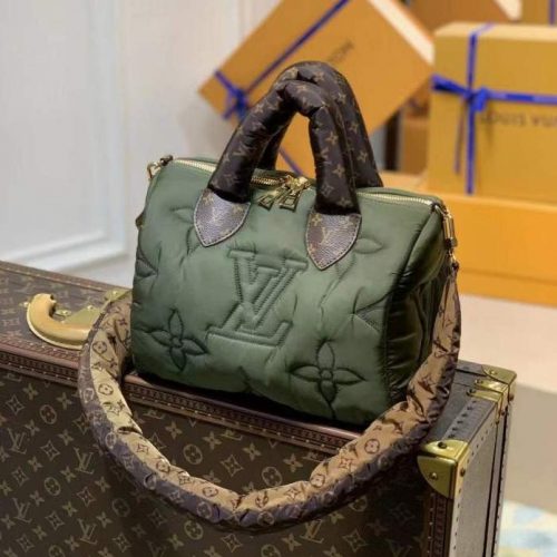 Fashionable leather bag for women
