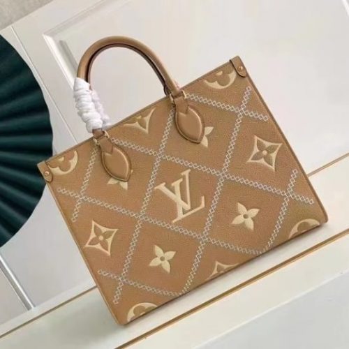 Fashionable leather bag for women