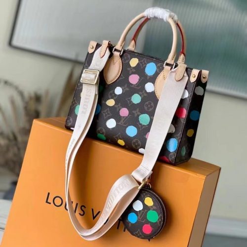 Fashionable leather bag for women