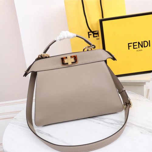 Fashionable leather bag for women