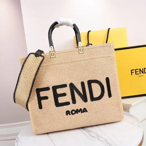 Fashionable leather bag for women