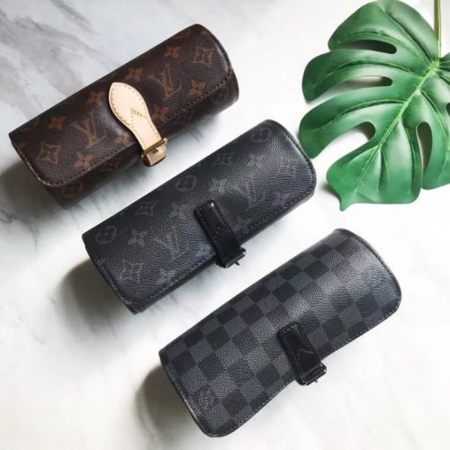 Fashionable leather bag for women