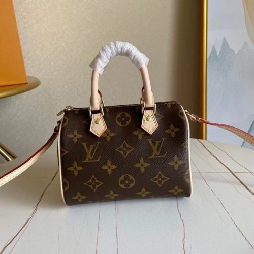 Fashionable leather bag for women