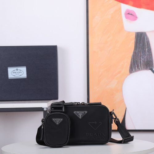 Fashionable leather bag for women