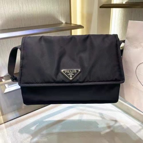 Fashionable leather bag for women