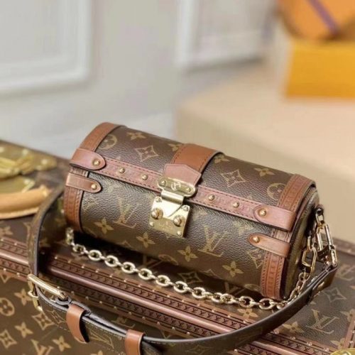Fashionable leather bag for women