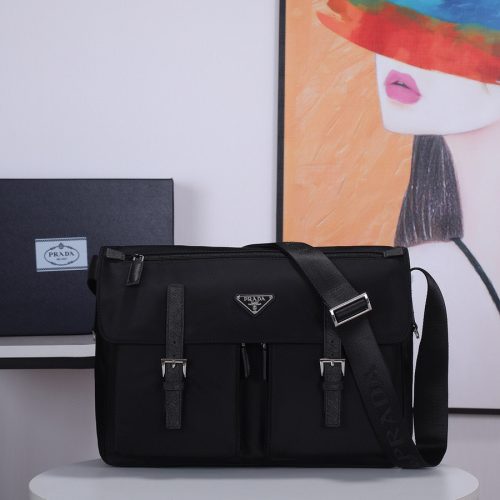 Fashionable leather bag for women