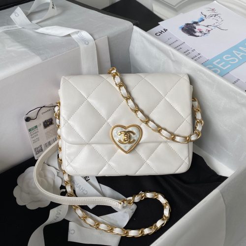 Fashionable leather bag for women