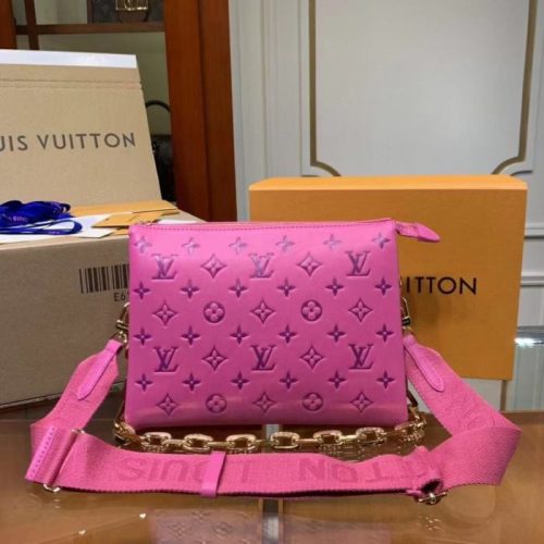 Fashionable leather bag for women