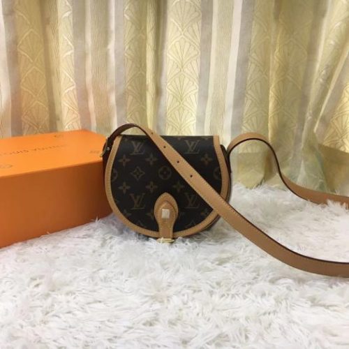 Fashionable leather bag for women