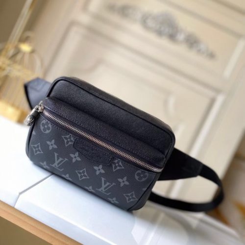 Fashionable leather bag for women
