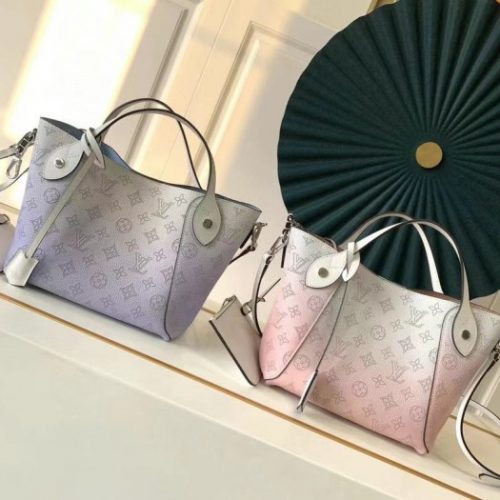 Fashionable leather bag for women