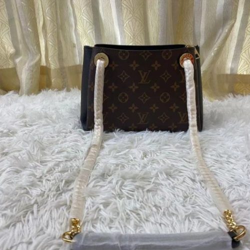 Fashionable leather bag for women
