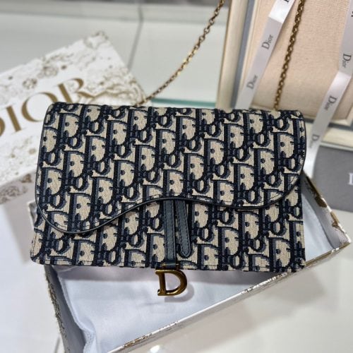 D messenger bag