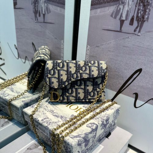 D messenger bag