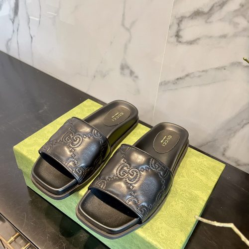 GG slippers