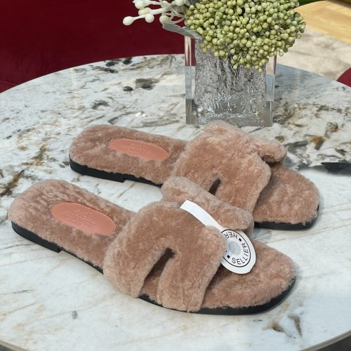 HH slippers
