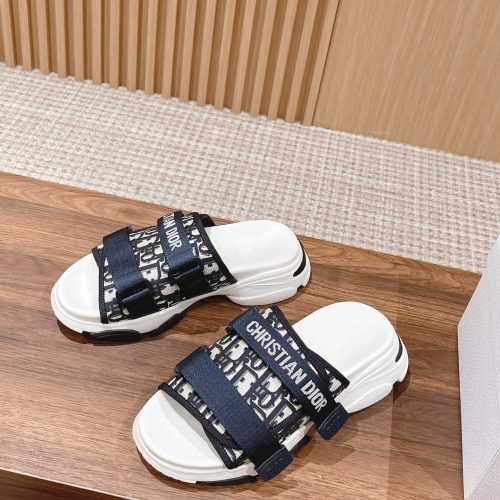 DD slippers