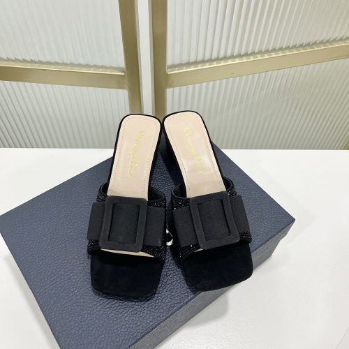 DD slippers