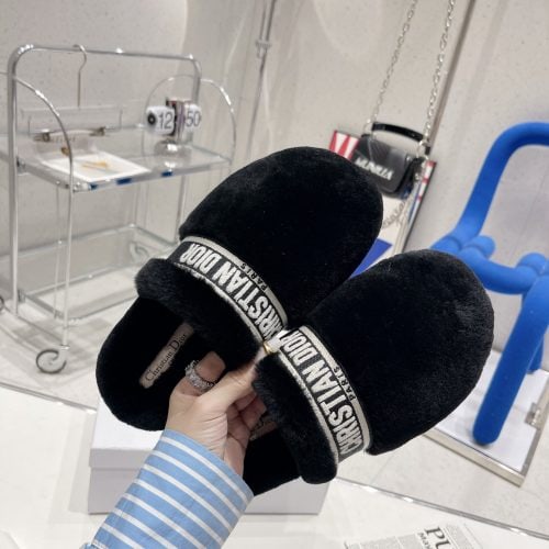 DD slippers