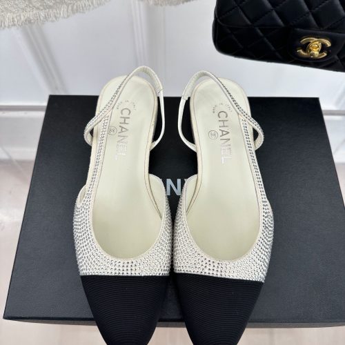 CHH flat sandals