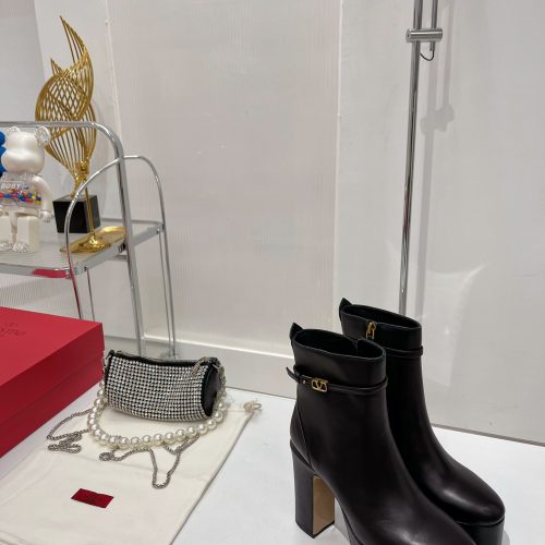 VAL boots