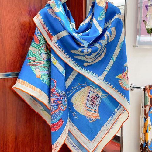 HH scarf