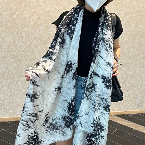 LL scarf