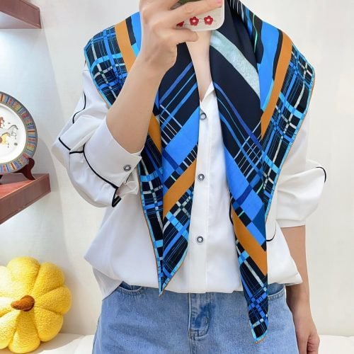 CH scarf