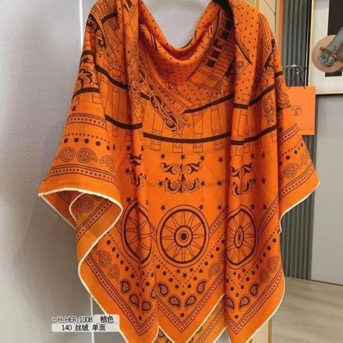 HH scarf