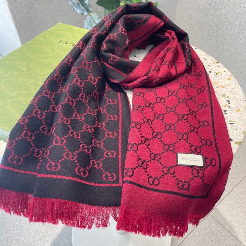 GG scarf