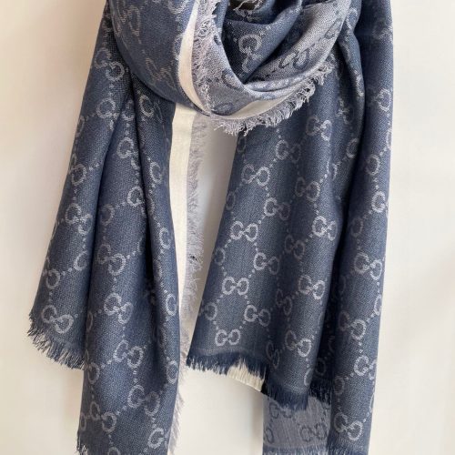 GG scarf