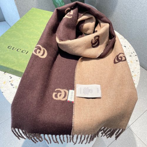 GG scarf