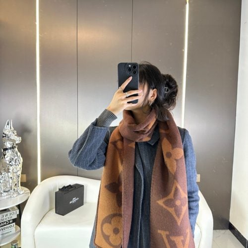 LL scarf