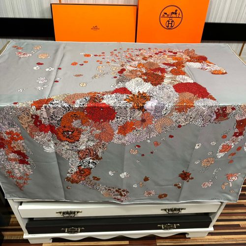 HH scarf