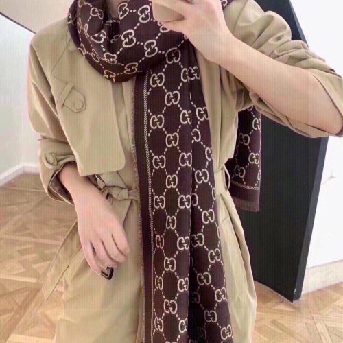 GG scarf