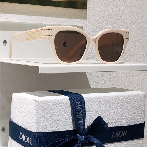 DD glasses