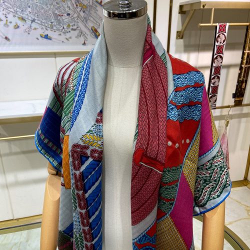 HH scarf
