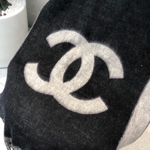 CH scarf