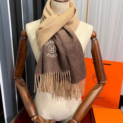 HH scarf