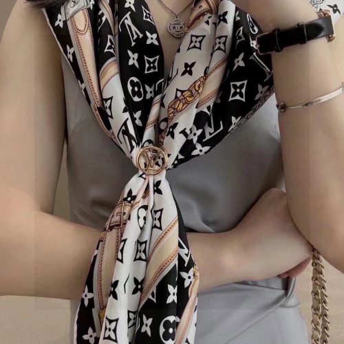 LL scarf