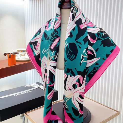 CH scarf