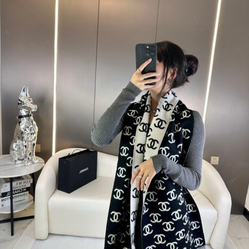 CH scarf